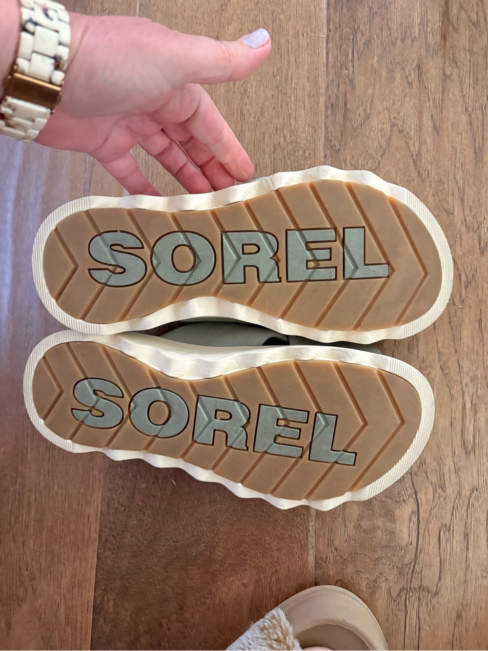 Sorel Women’s Mint Green Crisscross Slide Sandals - Picture 3 of 4
